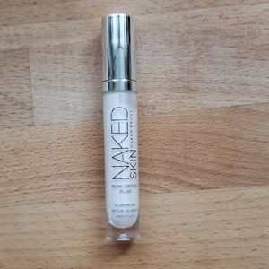Urban Decay NAKED SKIN highlighting fluid